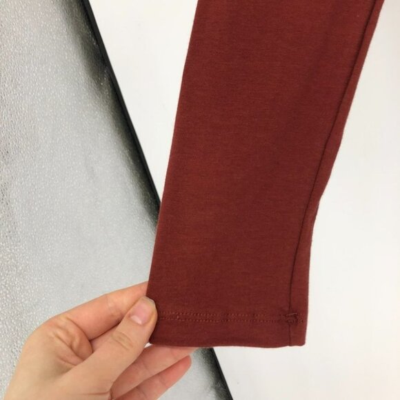 NWT Zeanna Outfitters All Seasons V neck long sleeve tee brick red M - Picture 11 of 13